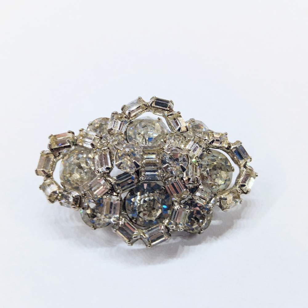 Vintage Weiss Clear Rhinestone Brooch - Picture 2 of 4